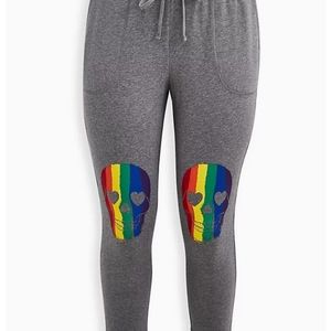 CELEBRATE LOVE JOGGER